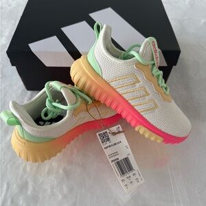 NWT ADIDAS KAPTIR FLOW
GIRLS'KIDS TENNIS SHOES 11K
MULTICOLOR